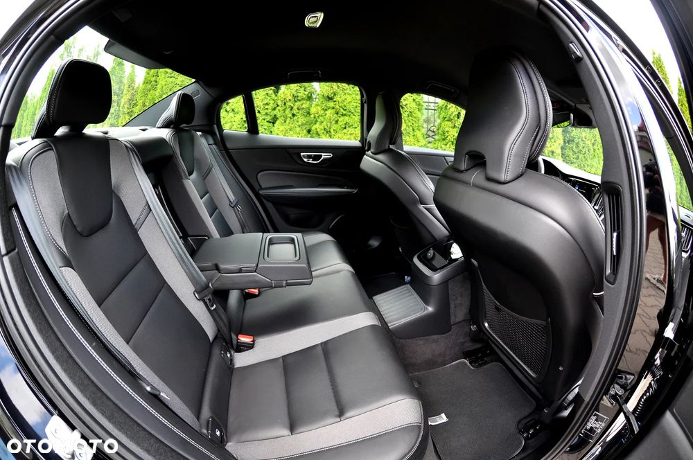 Volvo S60 T8 Recharge AWD Geartronic RDesign - 25