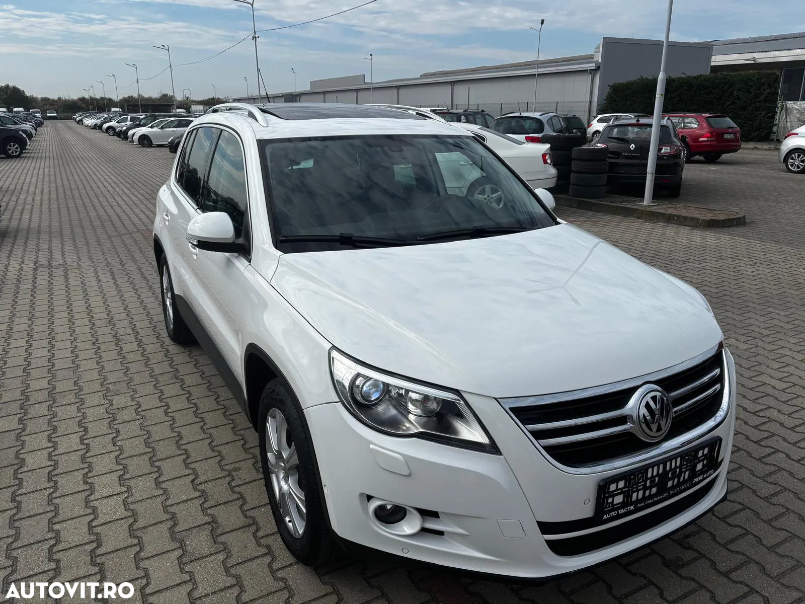 Volkswagen Tiguan - 16