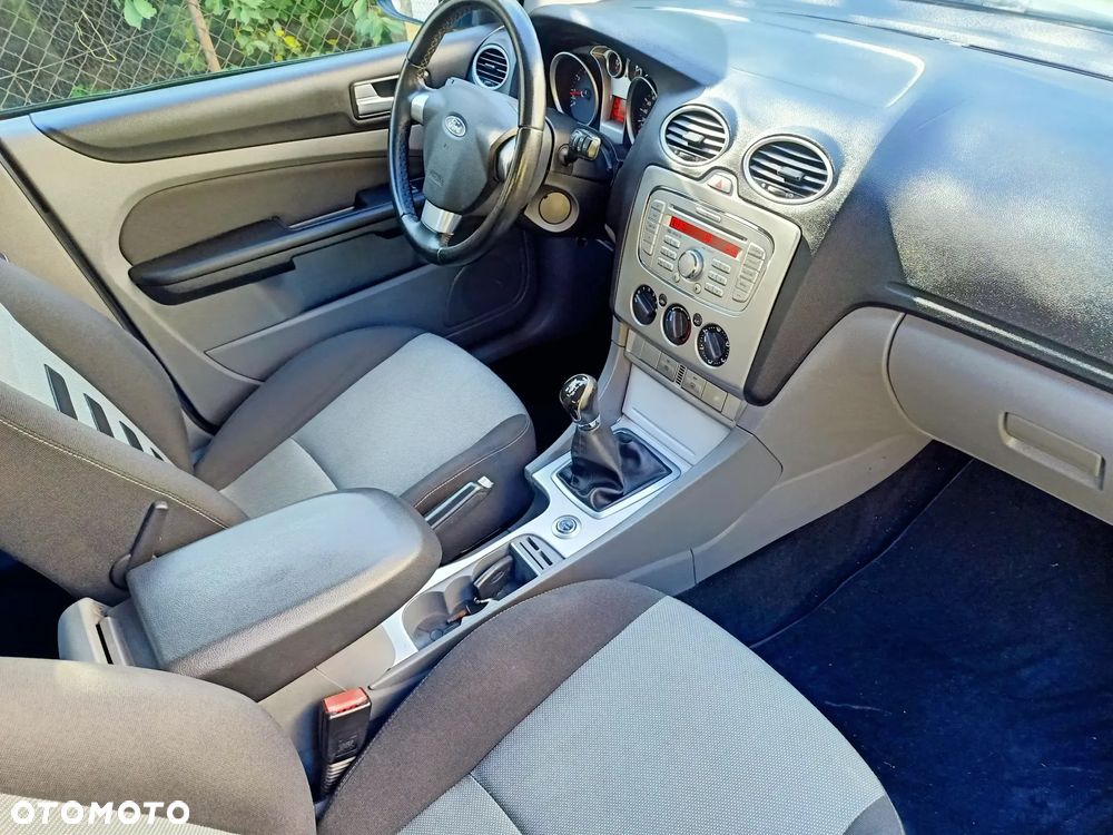 Ford Focus 1.6 Trend - 17