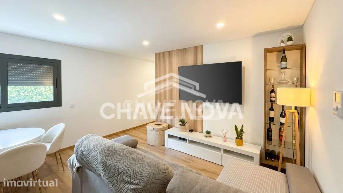 Apartamento T1+1 em Pedroso - Grande imagem: 2/14