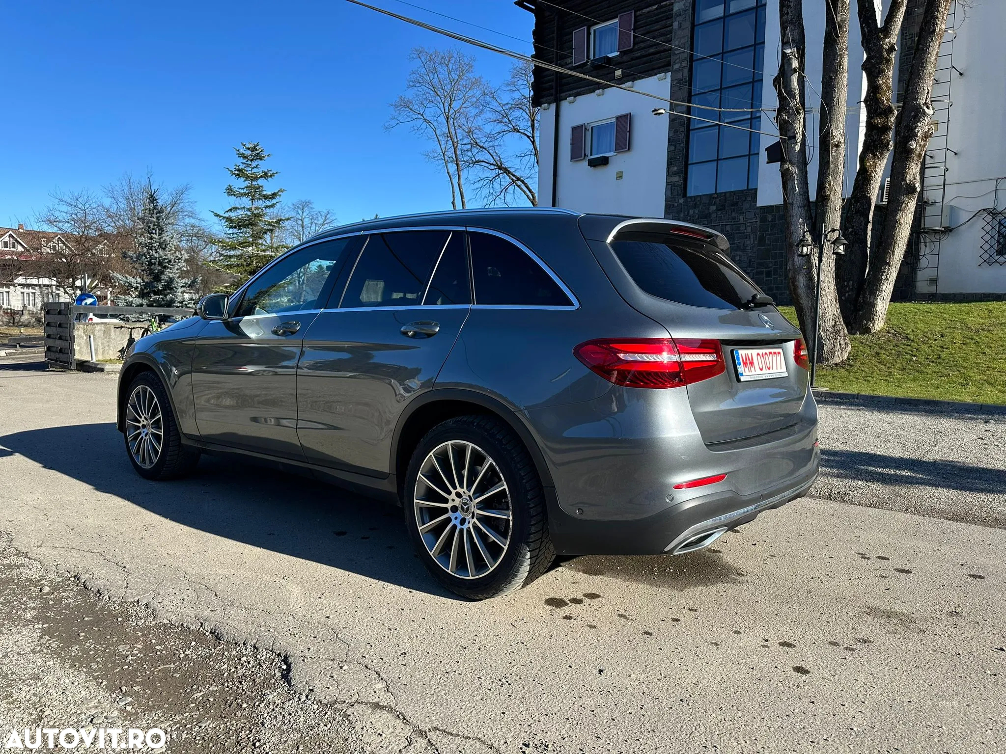 Mercedes-Benz GLC 250 d 4Matic 9G-TRONIC AMG Line - 4