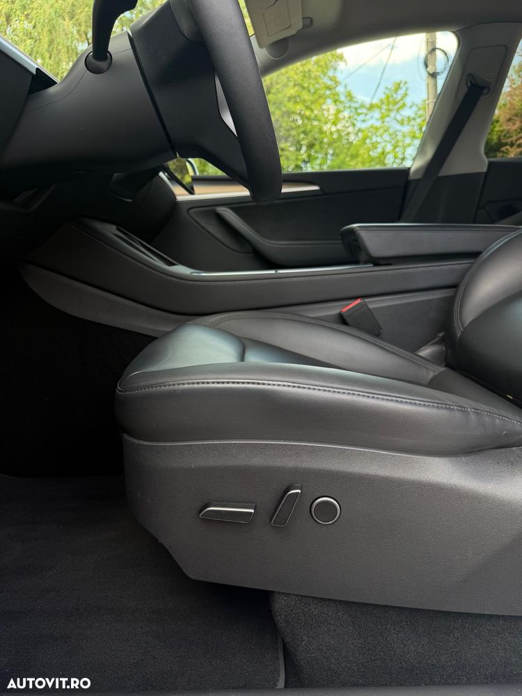 Tesla Model Y Long Range Dual Motor AWD - 17