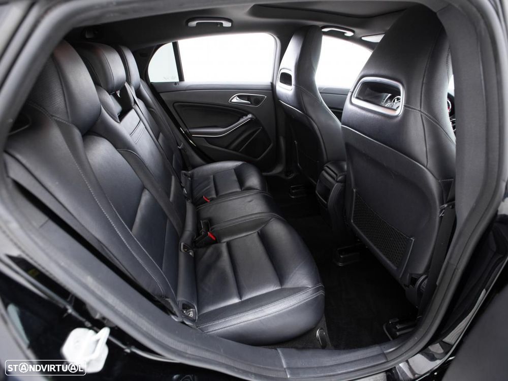 Mercedes-Benz CLA 220 — fotografia 10