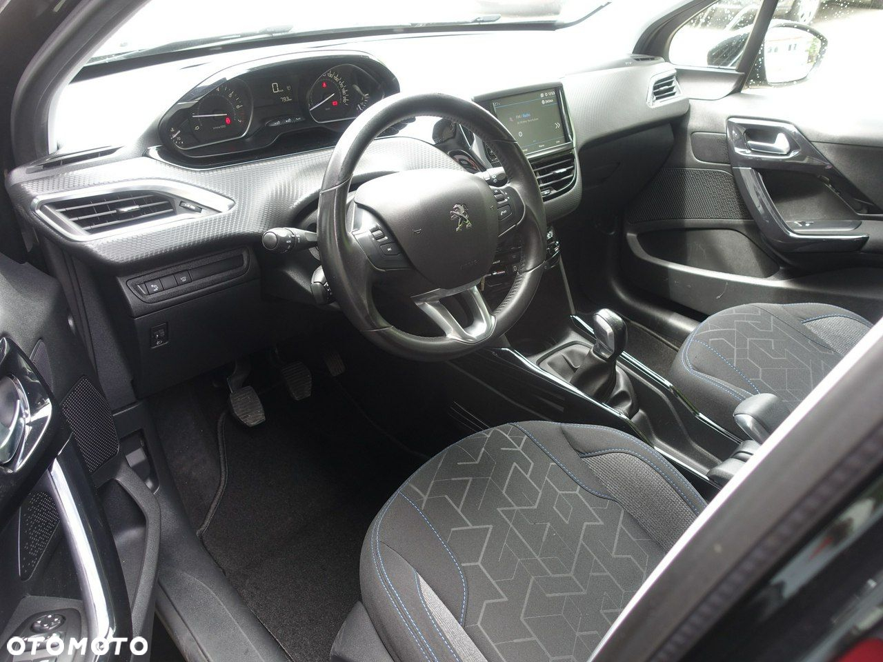 Peugeot 2008 PureTech 82 Signature - 8