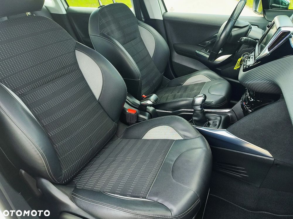 Peugeot 2008 1.6 VTi Allure - 29