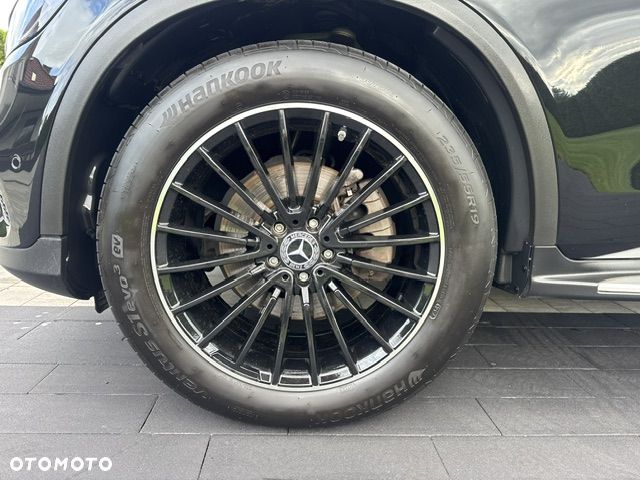 Mercedes-Benz GLC - 32