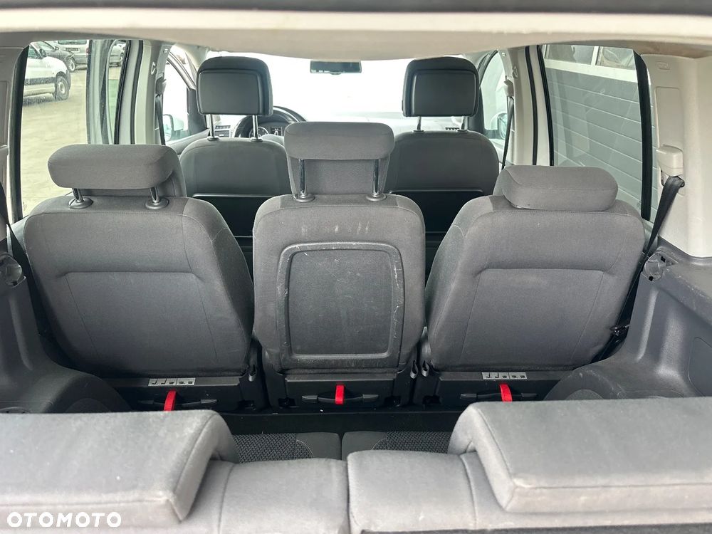 Volkswagen Touran - 26