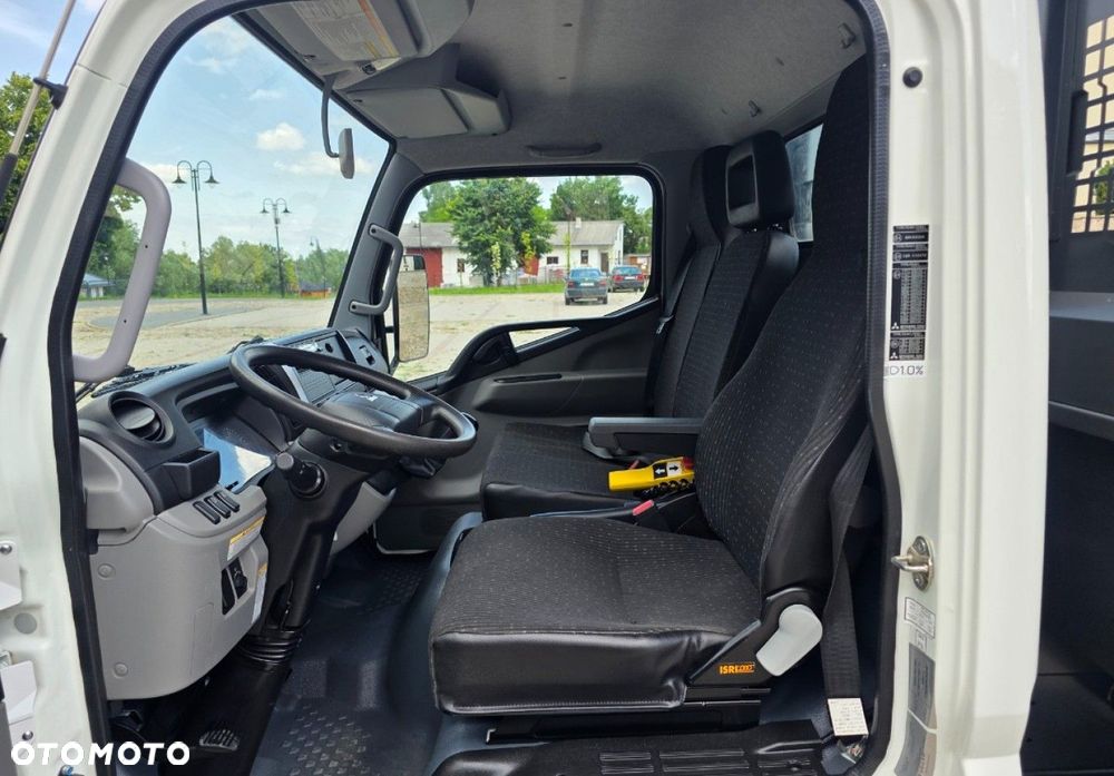 Mitsubishi Fuso Canter - 12