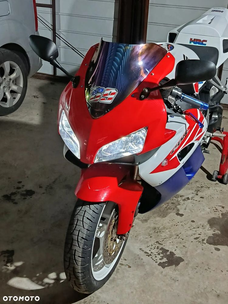 Honda CBR - 3