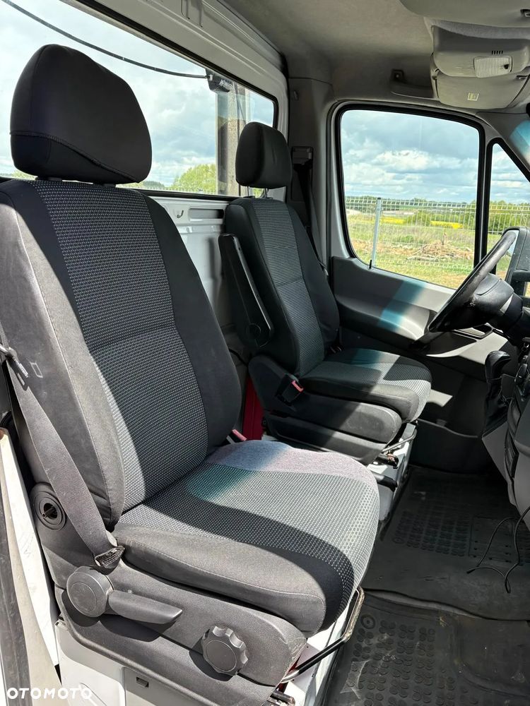 Mercedes-Benz Sprinter - 16