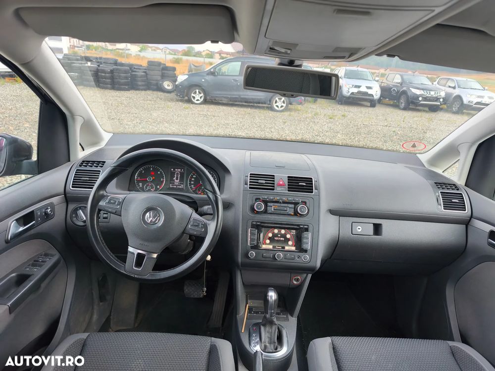 Volkswagen Touran 2.0 TDI DPF BlueMotion Technology DSG Comfortline - 19
