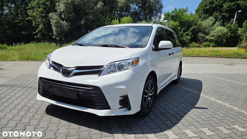 Toyota Sienna - 13