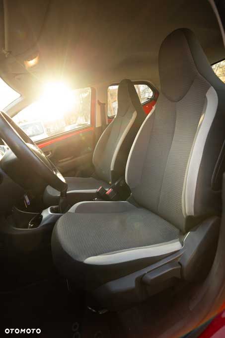Toyota Aygo x-play connect - 21