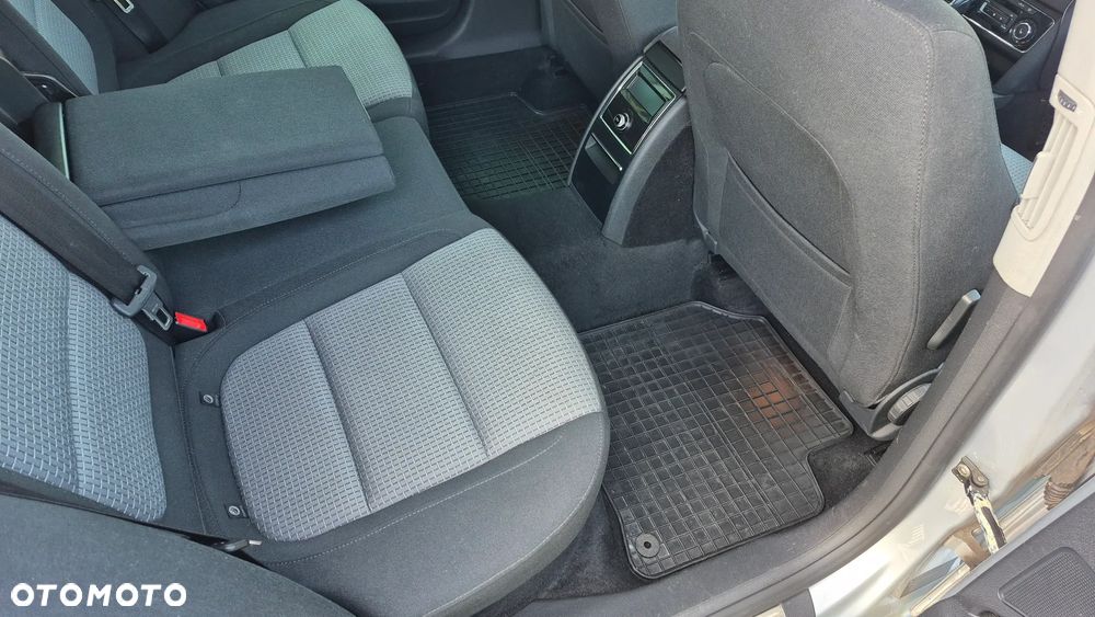 Skoda Superb 2.0 TDI Ambition - 12