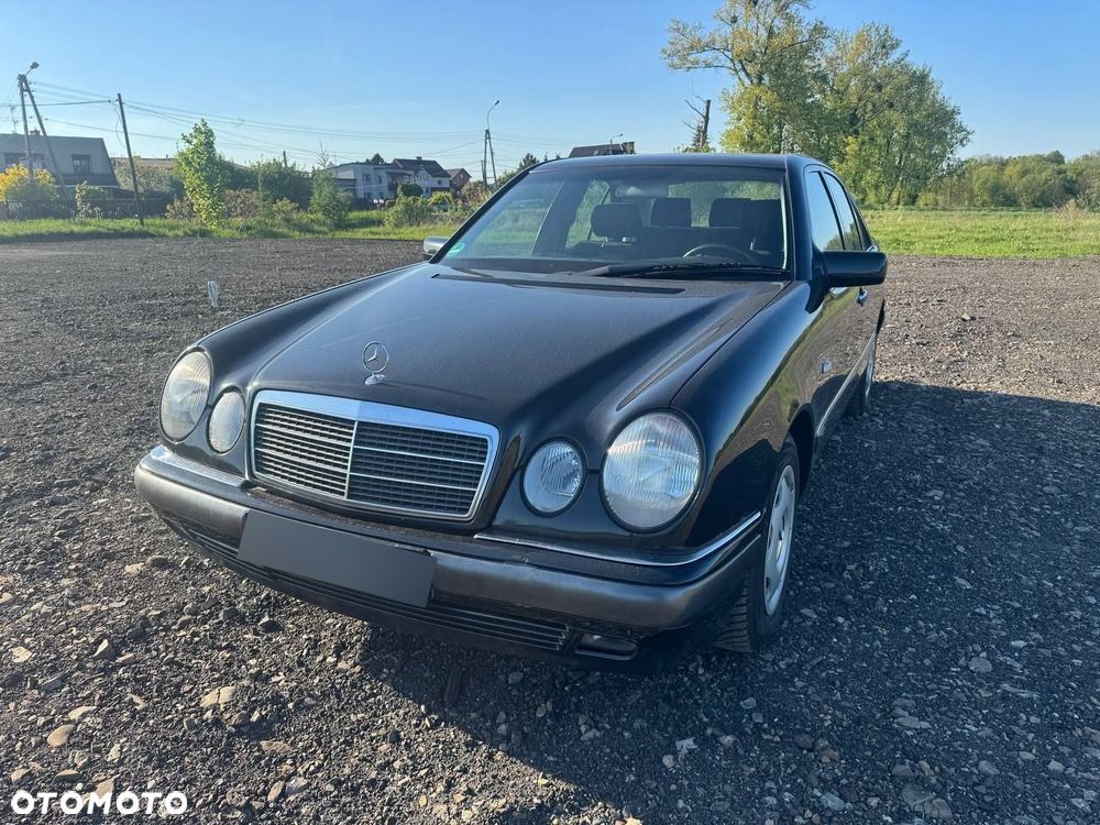 Mercedes-Benz Klasa E - 1