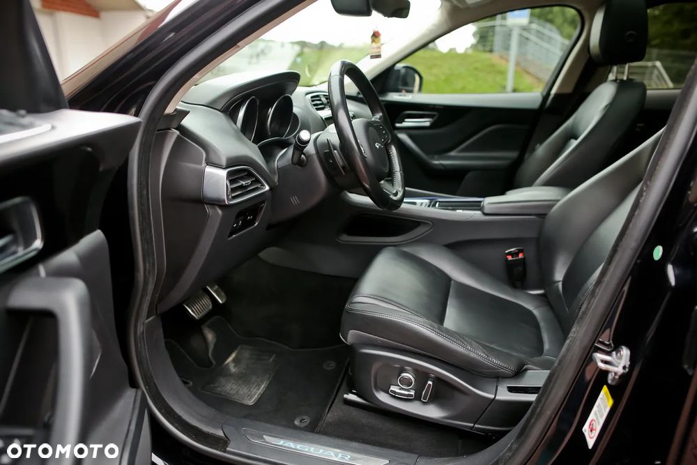 Jaguar F-Pace - 30