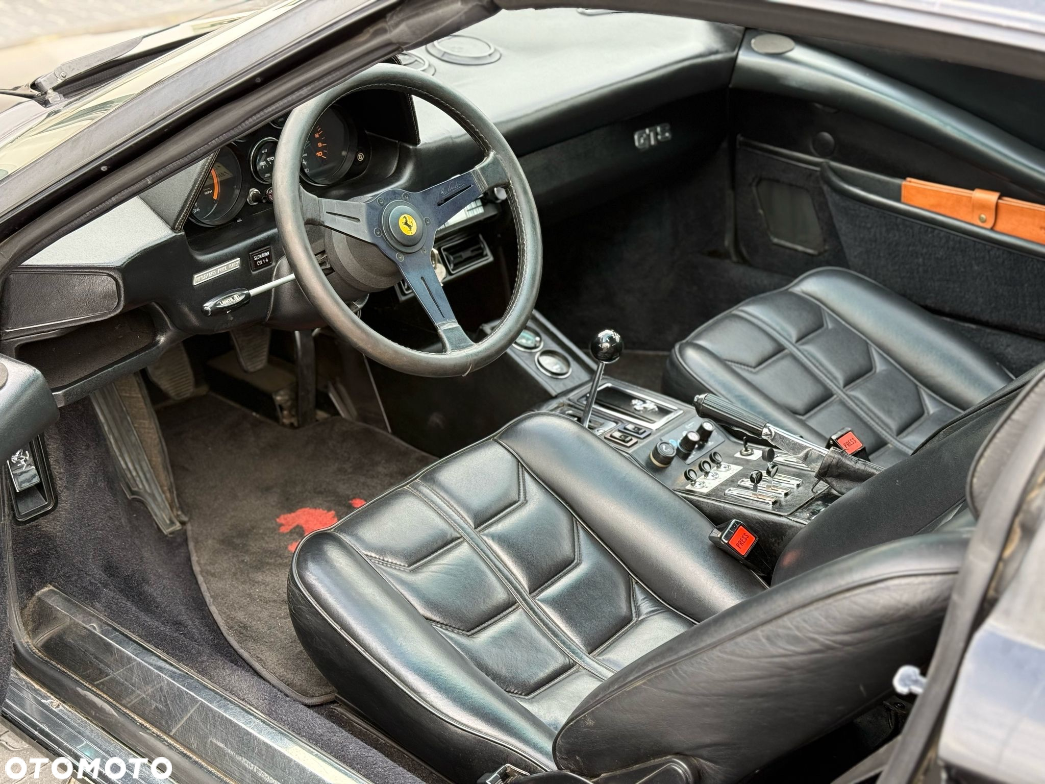 Ferrari 308 - 13