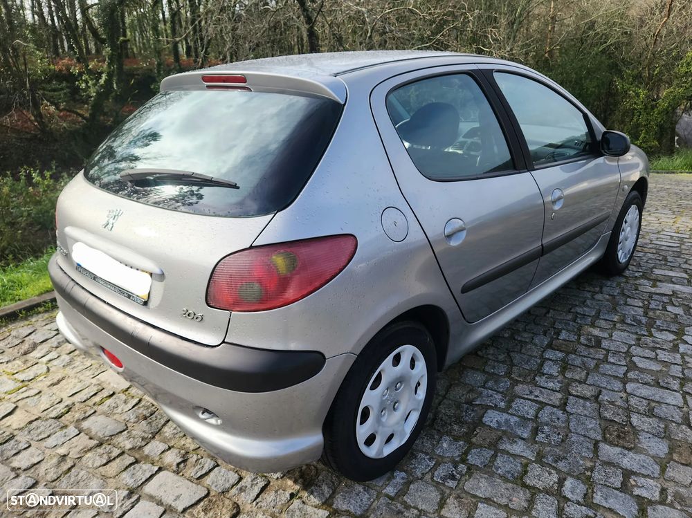 Peugeot 206 1.1 XR Présence - 6