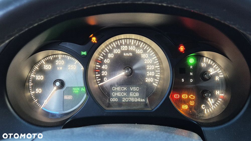 Lexus GS 450h - 12