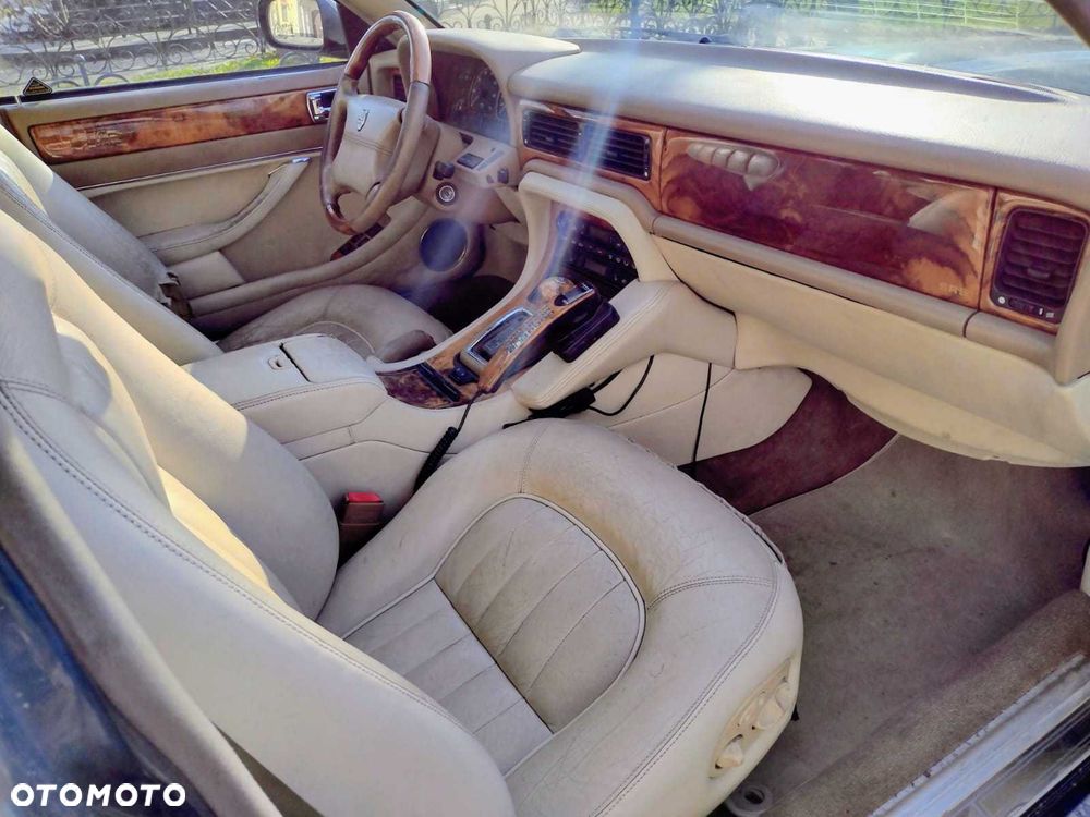 Jaguar XJ - 6