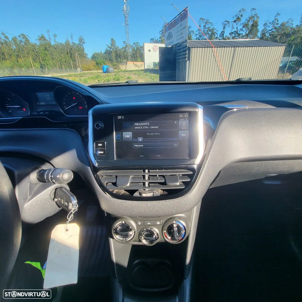 Peugeot 208 68 VTI Active - 23