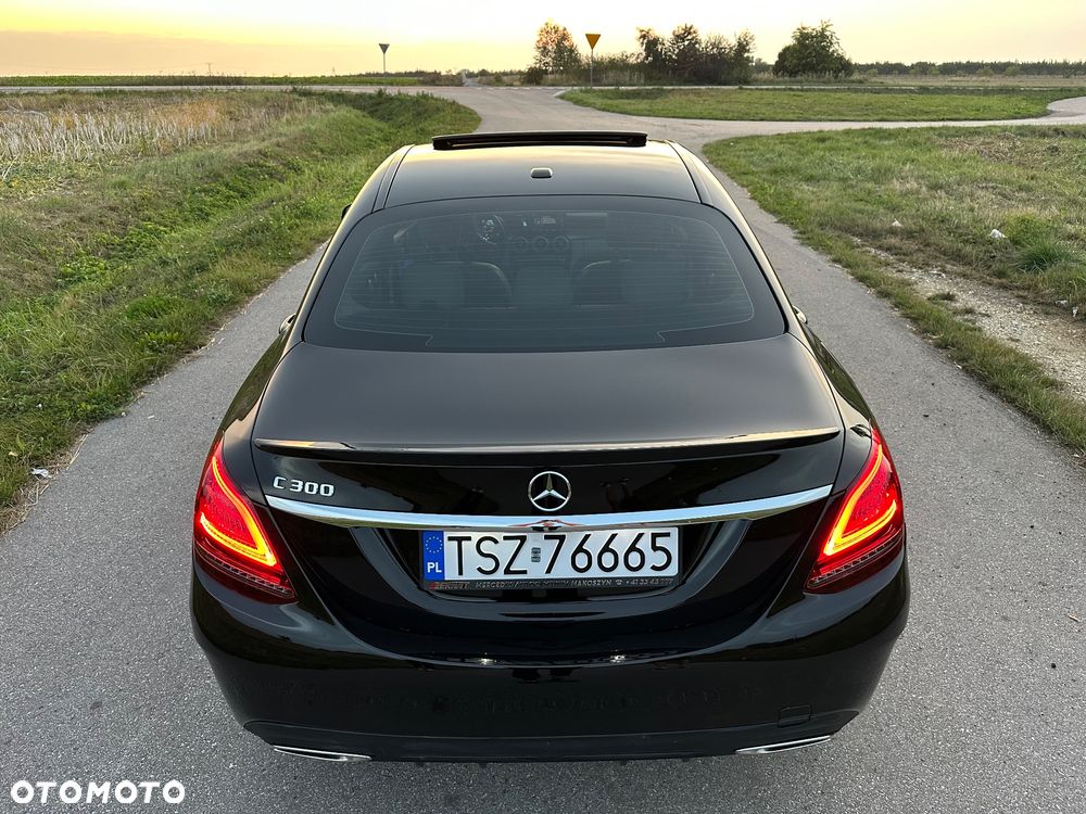 Mercedes-Benz Klasa C 300 T 9G-TRONIC AMG Line - 7