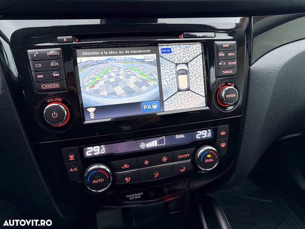 Nissan Qashqai 1.6 DCI Xtronic TEKNA - 23