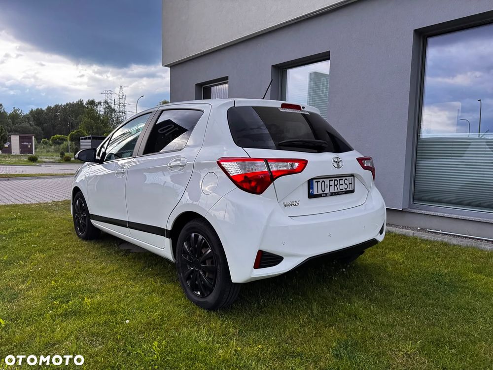 Toyota YARIS - 13