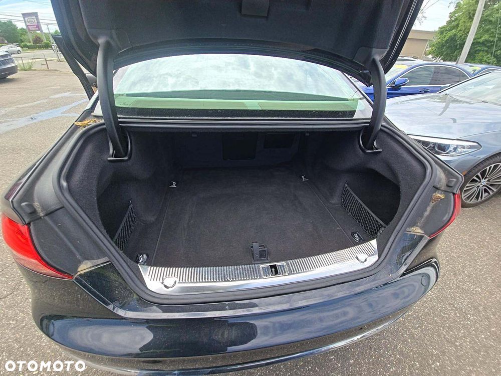Audi A8 4.0 TFSI L Quattro - 11