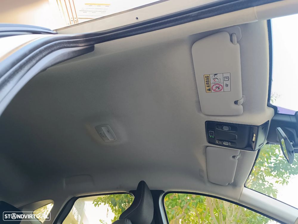 Renault Captur 1.6 E-Tech Full Hybrid Evolution - 27