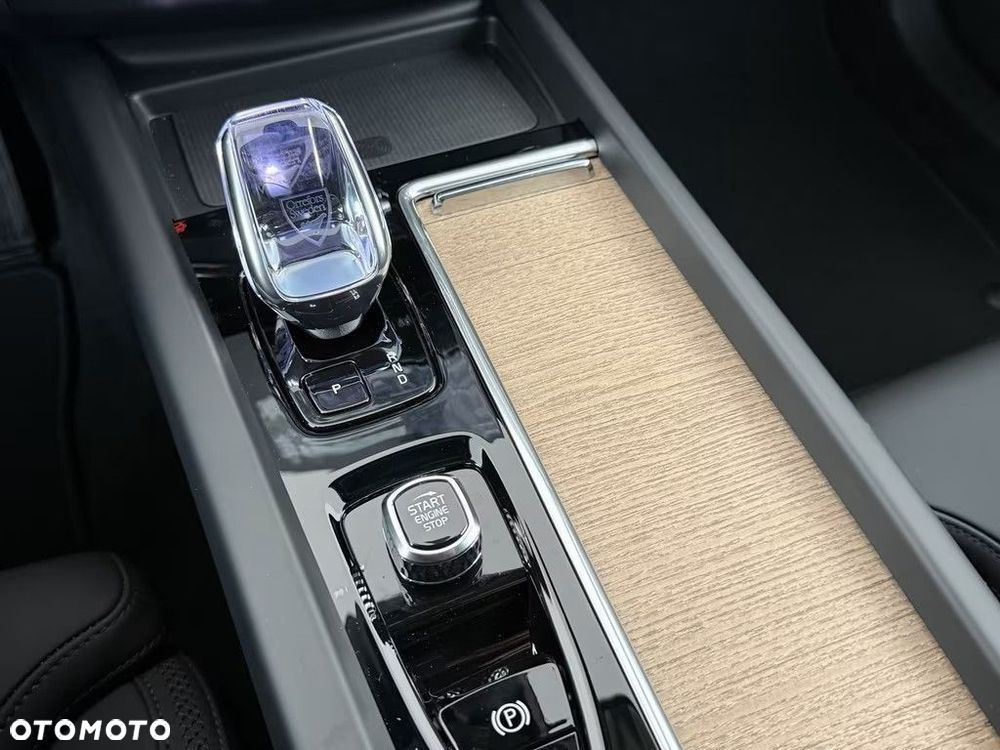 Volvo XC 60 T6 Plug-In Hybrid AWD Plus Bright - 19