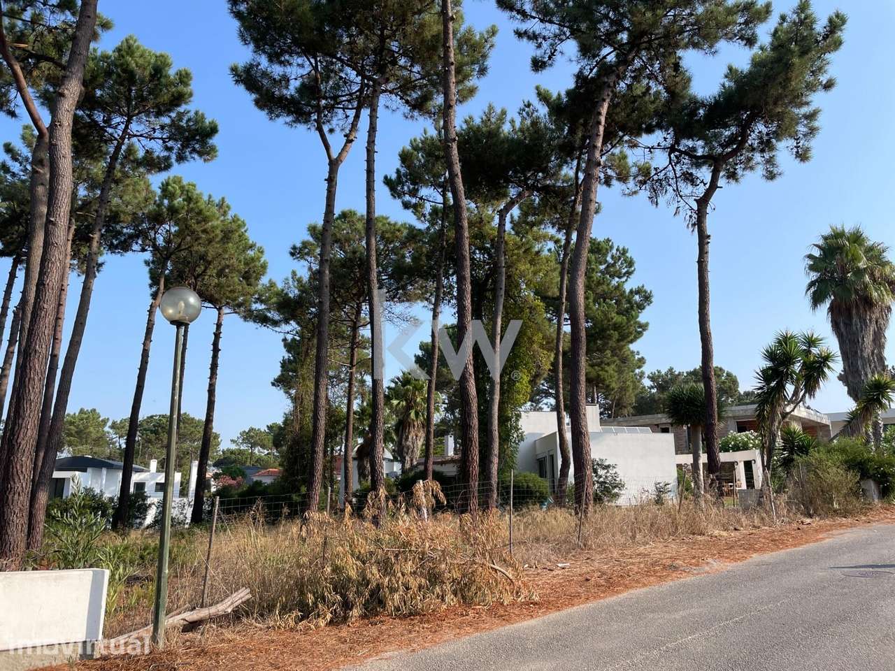 Terreno na Herdade da Aroeira com 1.055 m2 com projeto - Grande imagem: 4/16