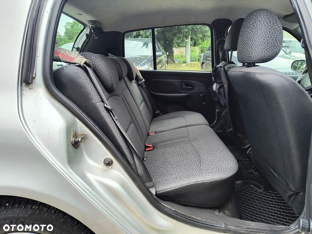 Renault Clio - 12