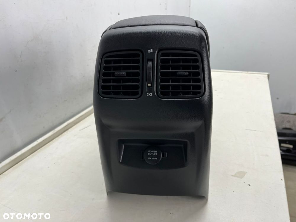 Tunel środkowy Hyundai Grandeur IV 05-11r. podłokietnik uchwyt na kubki - 2