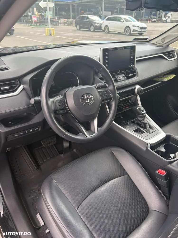 Toyota RAV4 - 10