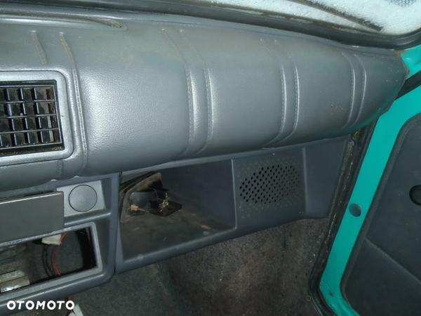 schowek półka nawiew cerata obicie  tunel środkowy fiat 126p maluch jak nowa