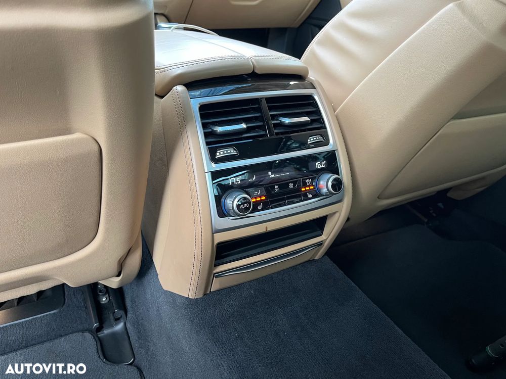 BMW Seria 7 730d xDrive - 28