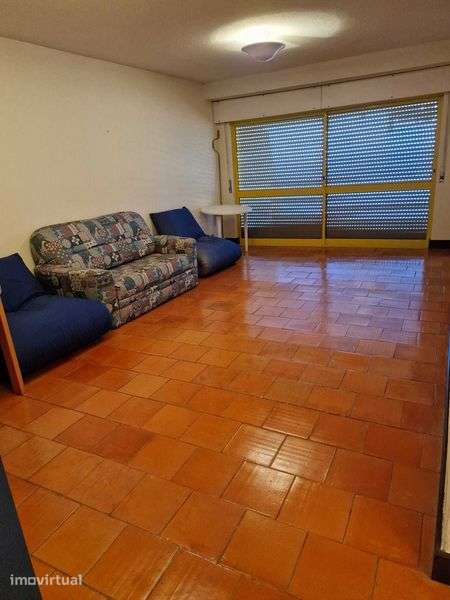 T1, apartamento mobilado para arrendar em Sesimbra (Santiago)
