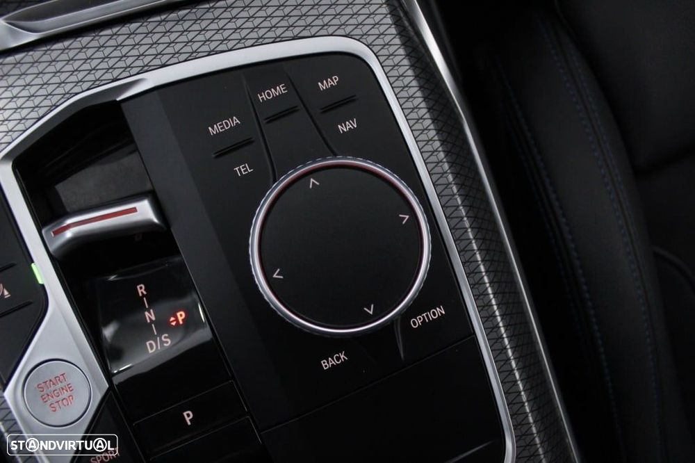 BMW 320 d Pack Desportivo M Auto - 32