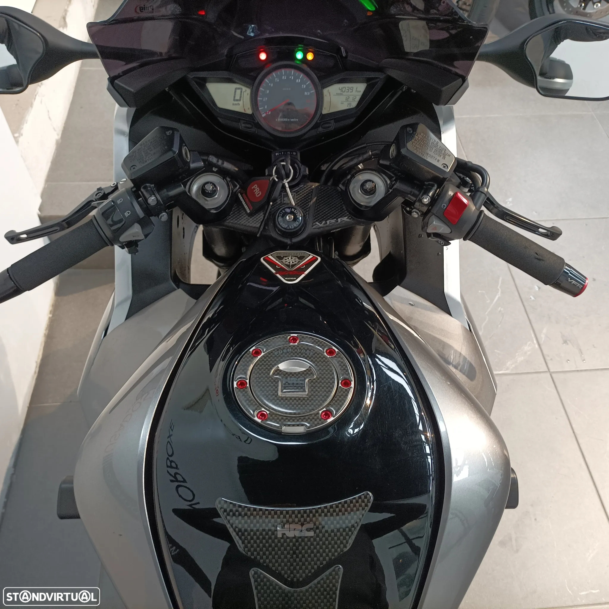Honda VFR 1200 F - 8