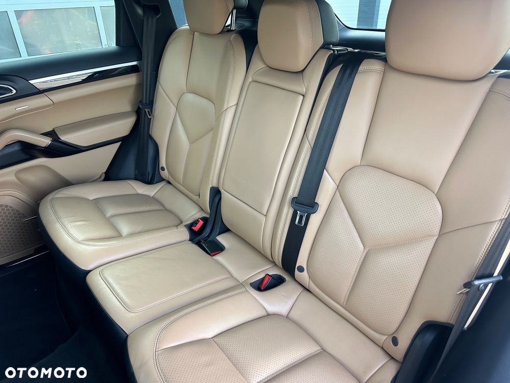 Porsche Cayenne Diesel Platinum Edition - 31