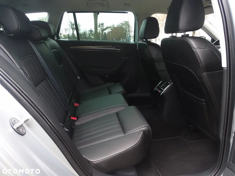 Skoda Superb 2.0 TDI SCR Style DSG - 8