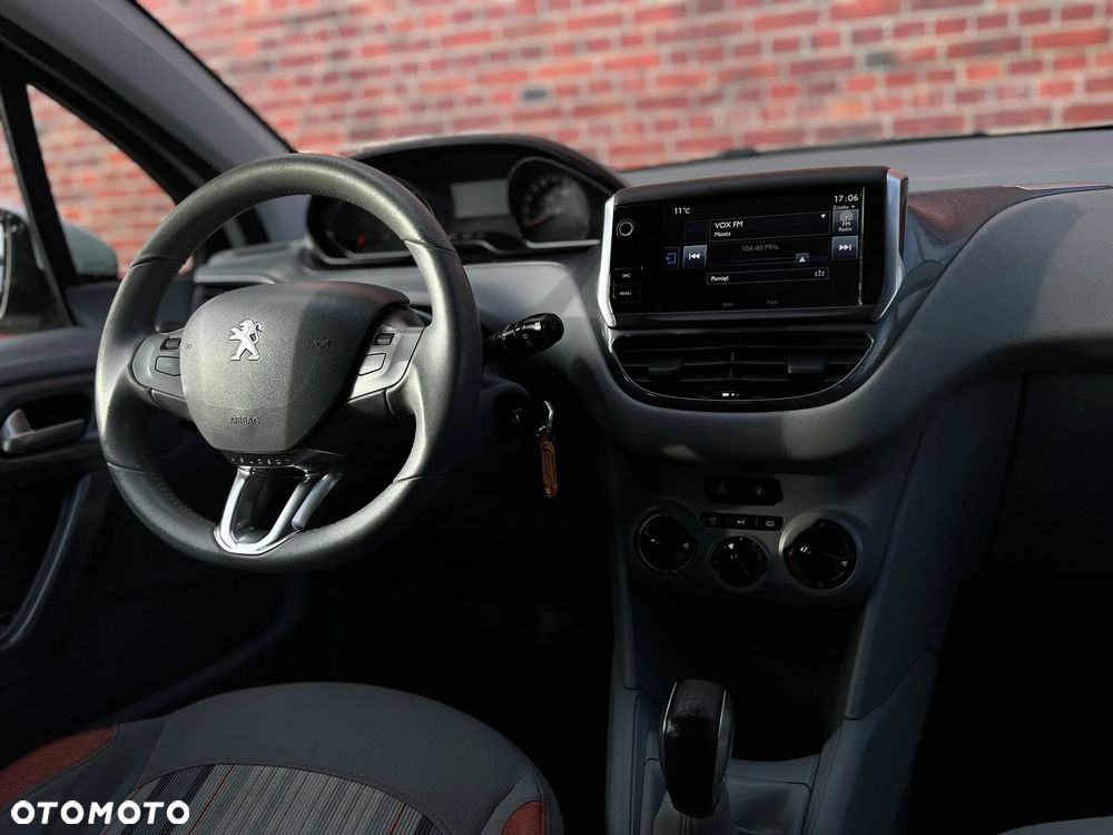Peugeot 208 - 6
