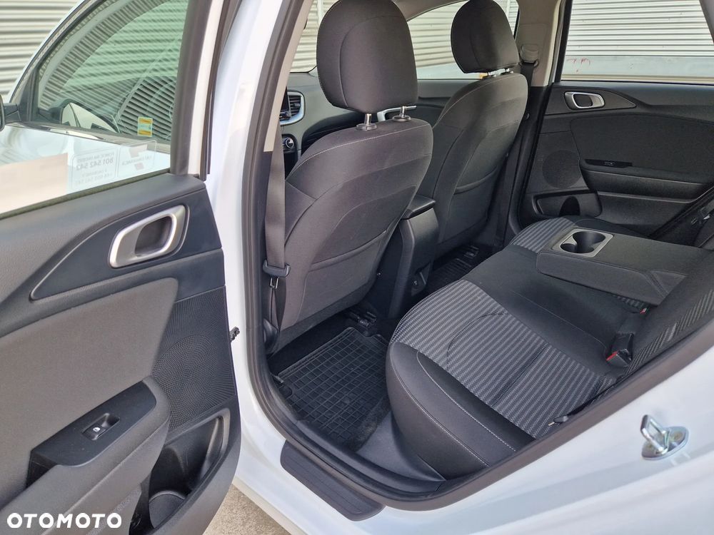 Kia Ceed 1.5 T-GDI M - 8