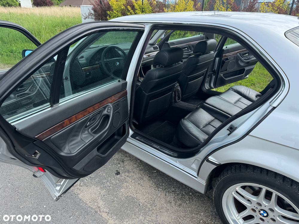 BMW Seria 7 740i - 15