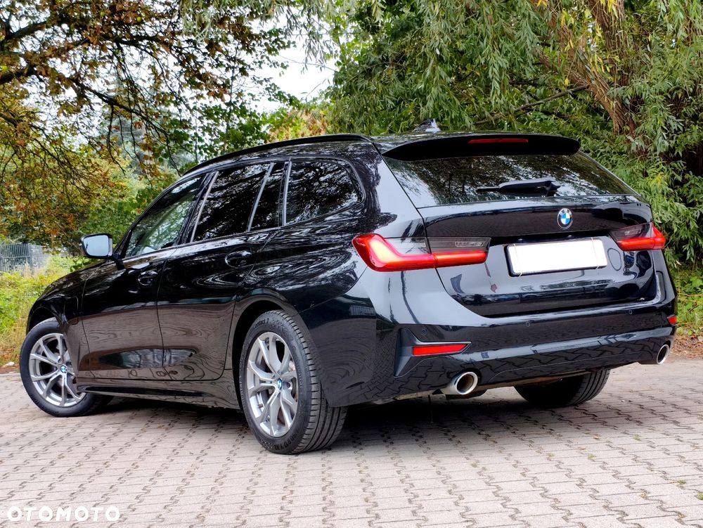 BMW Seria 3 330e Luxury Line sport - 31