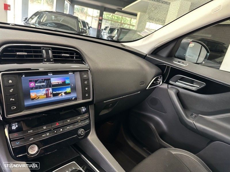 Jaguar F-Pace 20d AWD Aut. R-Sport - 25