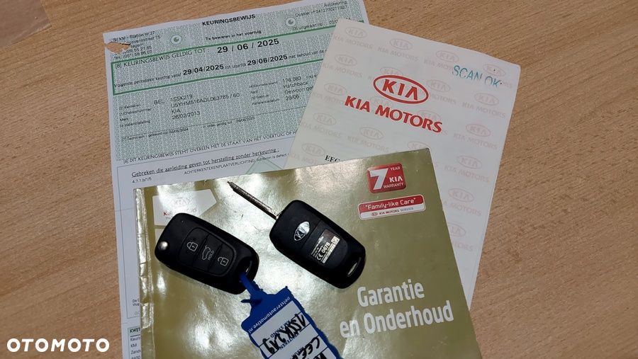 Kia Ceed - 31