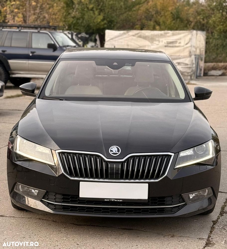 Skoda Superb 2.0 TDI 4x4 DSG Premium Edition - 1