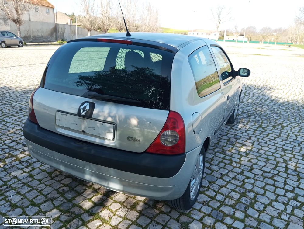 Renault Clio - 10